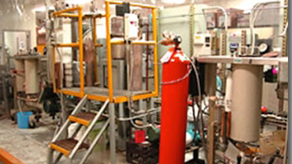 Pilot digester system with liquor vessels for modified cooking